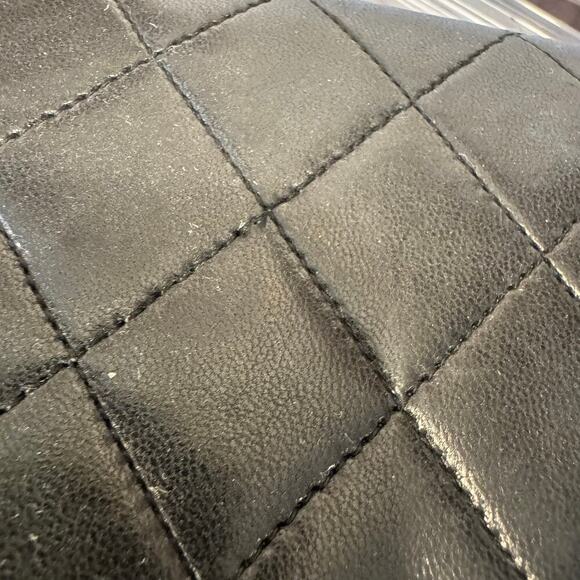 Chanel Vintage Black Lambskin Leather Flap Bag Pre-Serial GHW - Picture 5 of 12